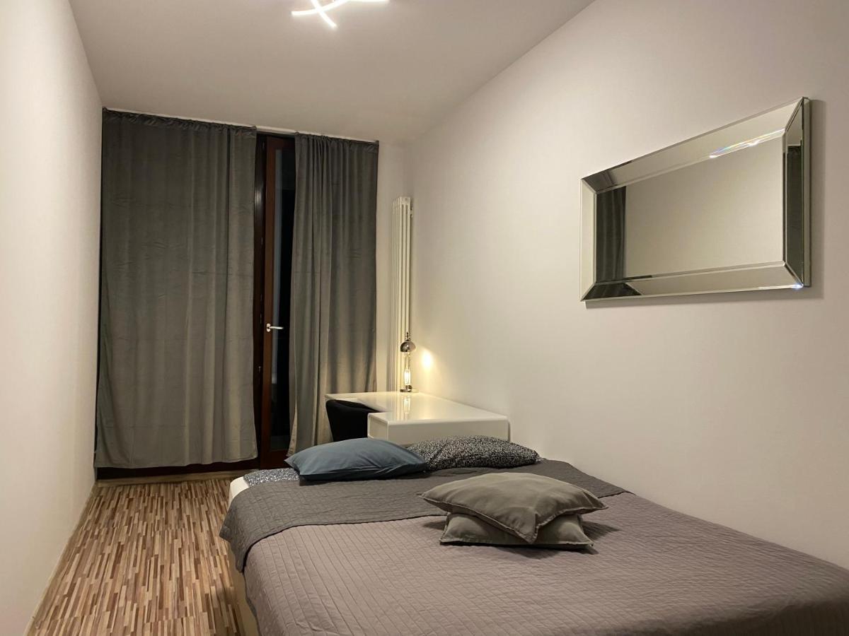 Two Rooms Apartment Triton Park Warsawa Bagian luar foto